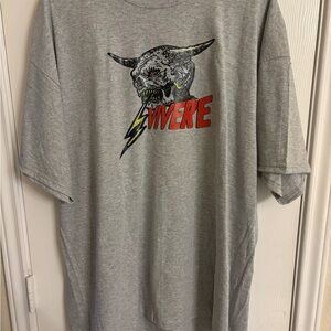 Gray Skull Graphic T-Shirt by Vivere